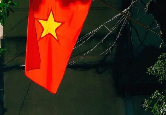 Hình nền quốc khánh 2/9 đầy tự hào để màn hình điện thoại